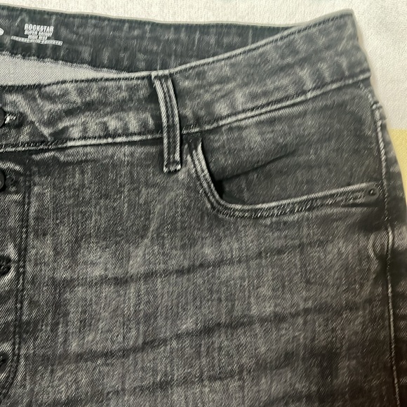Old Navy Rockstar Super Skinny High Rise Button Fly faded black jeans size 16T - Picture 7 of 14